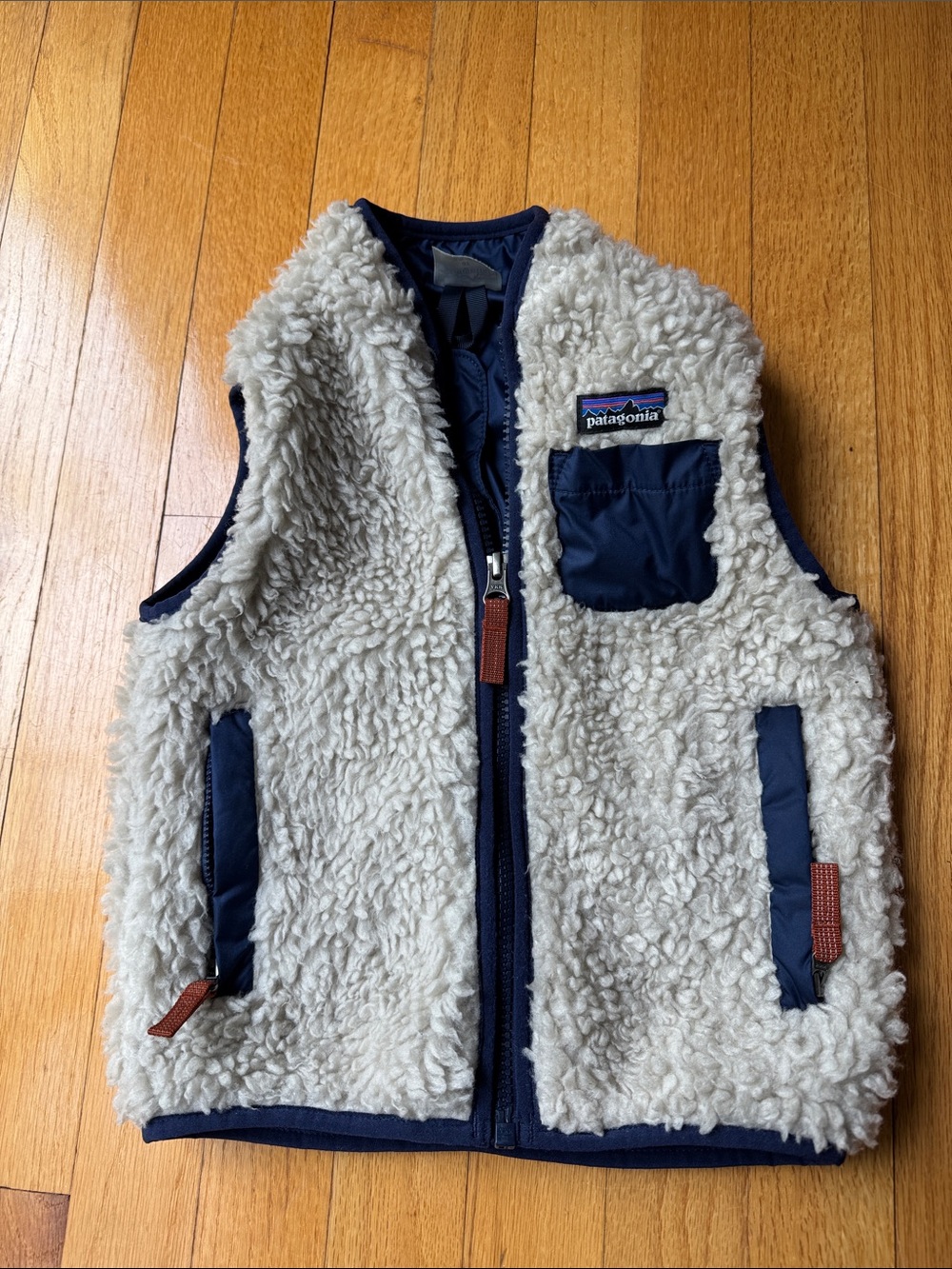 Patagonia boys Retro- X vest Cream Sherpa Vest with Navy Trim